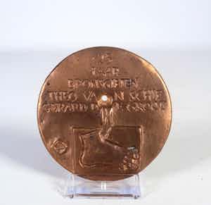 Theo van de Vathorst - Brons, Penning t.g.v. 25 jaar bronsgieten Theo van Schie en Gerard de Groot verkocht voor € 70!