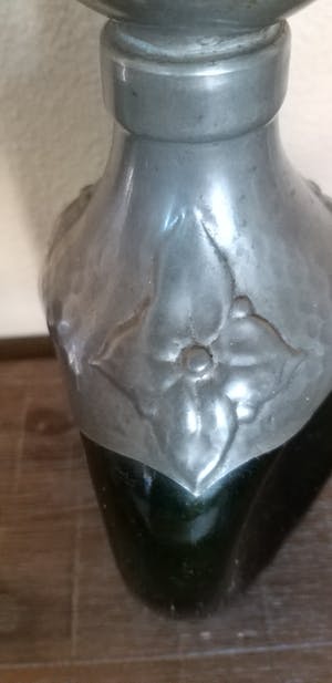 Niet of onleesbaar gesigneerd - Schenkkan van glas en tin kopen? Bied vanaf 1!