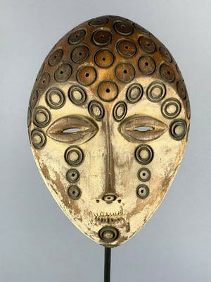 Dogon - 200626 - Tribal used African Lega Bwami mask - Congo. kopen? Bied vanaf 35!