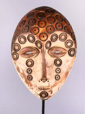 Dogon - 200626 - Tribal used African Lega Bwami mask - Congo. verkocht voor € 35!