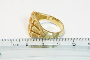 14- 18 krt geel-gouden zg. "bamboe" ring - 3 laags model kopen? Bied vanaf 540!