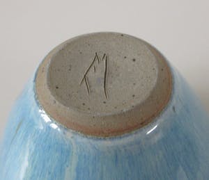 Ed Meissenberg - Steengoed vaasje met opengewerkte opening kopen? Bied vanaf 32!