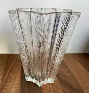 Daum Nancy - Stervormige blank glazen vaas ontwerp toegeschr. Pierre D'Avesn verkauft für € 20!
