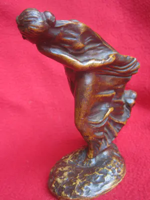 Leonildo Giannoni Chapelier - Jeune femme dans le vent. kopen? Bied vanaf 50!