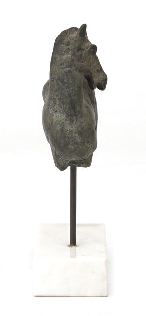 Evert den Hartog - Bronzen beeld: paarden torso op sokkel kopen? Bied vanaf 750!