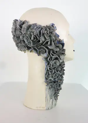 Ida De Roy - Set van twee sculpturen van keramiek, Hoofden kopen? Bied vanaf 200!