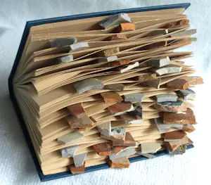 Christina Linaris-Coridou - Object , Boek met Stenen - 2011 kopen? Bied vanaf 10!