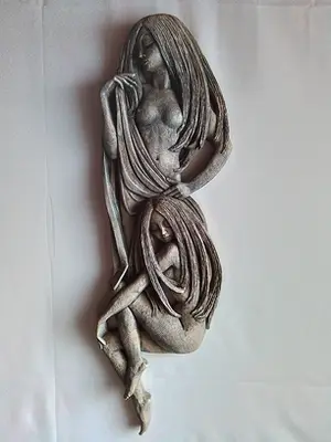 Niet of onleesbaar gesigneerd - Fraai wandsculptuur met exodische dames kopen? Bied vanaf 1!