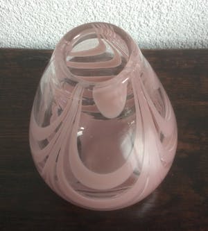 Niet of onleesbaar gesigneerd - TWEE GLAZEN DESIGN VAZEN kopen? Bied vanaf 1!