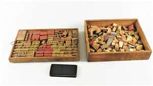 Antiek bouwstenen in 2 kisten verkocht voor € 1!