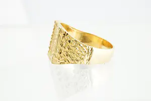 169 - Massieve & fraai bewerkte geel-gouden 18 krt "gold dust" ring kopen? Bied vanaf 360!