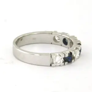 14k wit gouden ring bezet met saffier en briljant geslepen diamant tot. 0.48ct kopen? Bied vanaf 760!