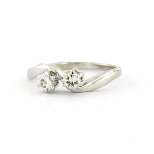 14k wit gouden ring bezet met briljant geslepen diamanten tot. 0.32ct kopen? Bied vanaf 425!