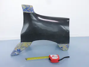 Jos Kuppens - Zwaar beeld van graniet en sodaliet, Geabstraheerd dierfiguur kopen? Bied vanaf 1000!