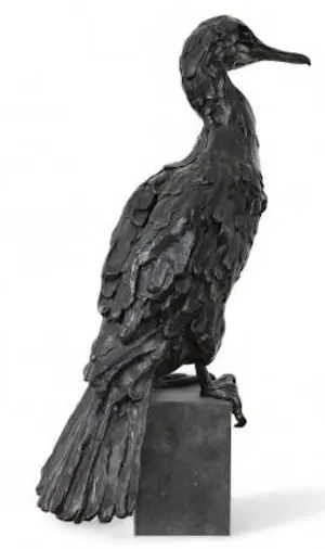 Jacqueline van der Laan - Zwart gepatineerd bronzen sculptuur op sokkel: Aalscholver kopen? Bied vanaf 2995!