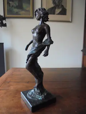 Marianne Houtkamp - Elegante, jonge dame.Prachtig patina! kopen? Bied vanaf 525!