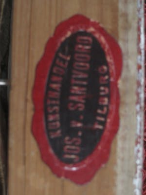 Betsie Issels - 1934 - Delfts Impressioniste - olieverf "Maria met rozenkrans en Tulpen" kopen? Bied vanaf 10!