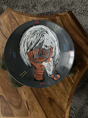 Marianne Bey - Girl in Grey kopen? Bied vanaf 50!