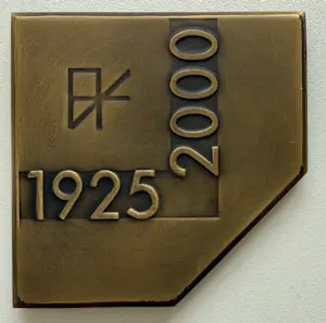 Buy Christina Nijland - bronzen penning | '75 jaar Vereniging voor Penningkunst' | 2000? Bid from 50!