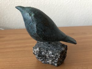 Teus van den Berg-Been - Prachtig bronzen beeldje van een vogel op granieten voetje. kopen? Bied vanaf 65!