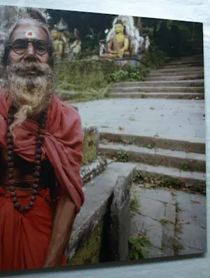 Henk Schiffmacher - Grote gesigneerde foto op dibond “Man met Baard” + gesigneerd fotoboek kopen? Bied vanaf 150!