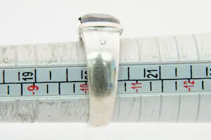 69  - 14 karaat wit gouden ring met diamant - midden steen saffier (ca 3.80 crt) kopen? Bied vanaf 450!