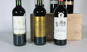 Niet of onleesbaar gesigneerd - Wijnpakket, Les Médaillés d'or (Bordeaux) kopen? Bied vanaf 1!