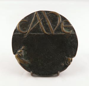 Theo van de Vathorst - Bronzen panning, Cave Canem kopen? Bied vanaf 80!