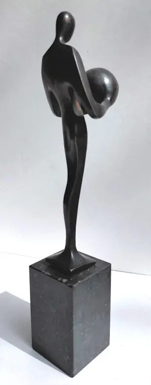Marinus Klap - Figuur met bal, bronzen beeld (unica) kopen? Bied vanaf 350!