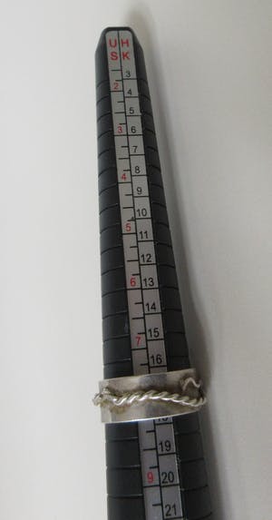 Niet of onleesbaar gesigneerd - Vintage Studio zilveren ring - 1e gehalte zilver (925) kopen? Bied vanaf 1!