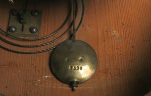 Curiosa - Franse klok ingelegd met paarlemoer kopen? Bied vanaf 100!