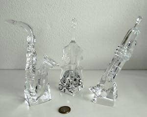 Niet of onleesbaar gesigneerd - glazen muziekinstrumenten, bas, sax en trompet kopen? Bied vanaf 1!