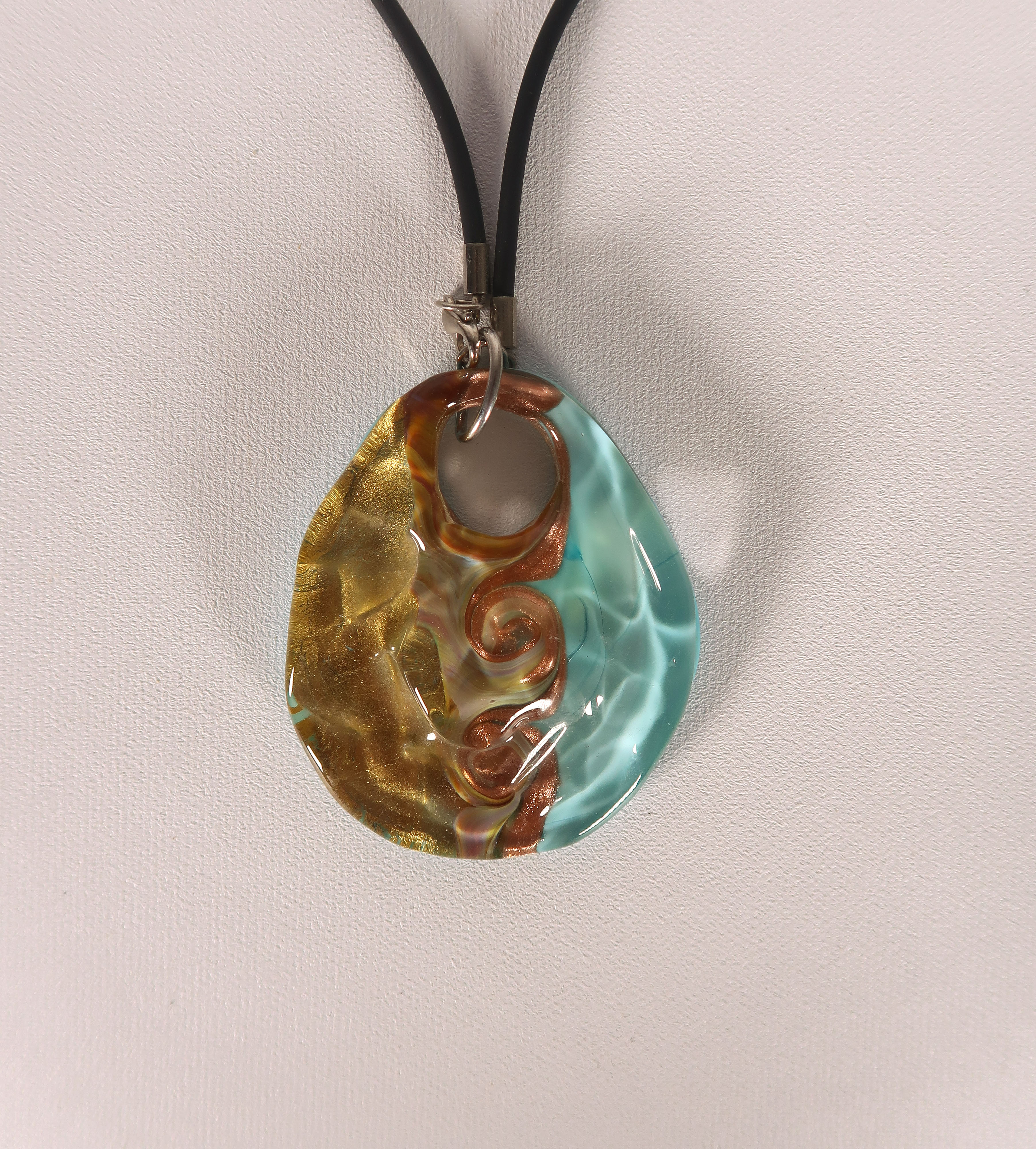 Niet of onleesbaar gesigneerd - Glas, Drie hangers, Murano kopen? Bied vanaf 1!