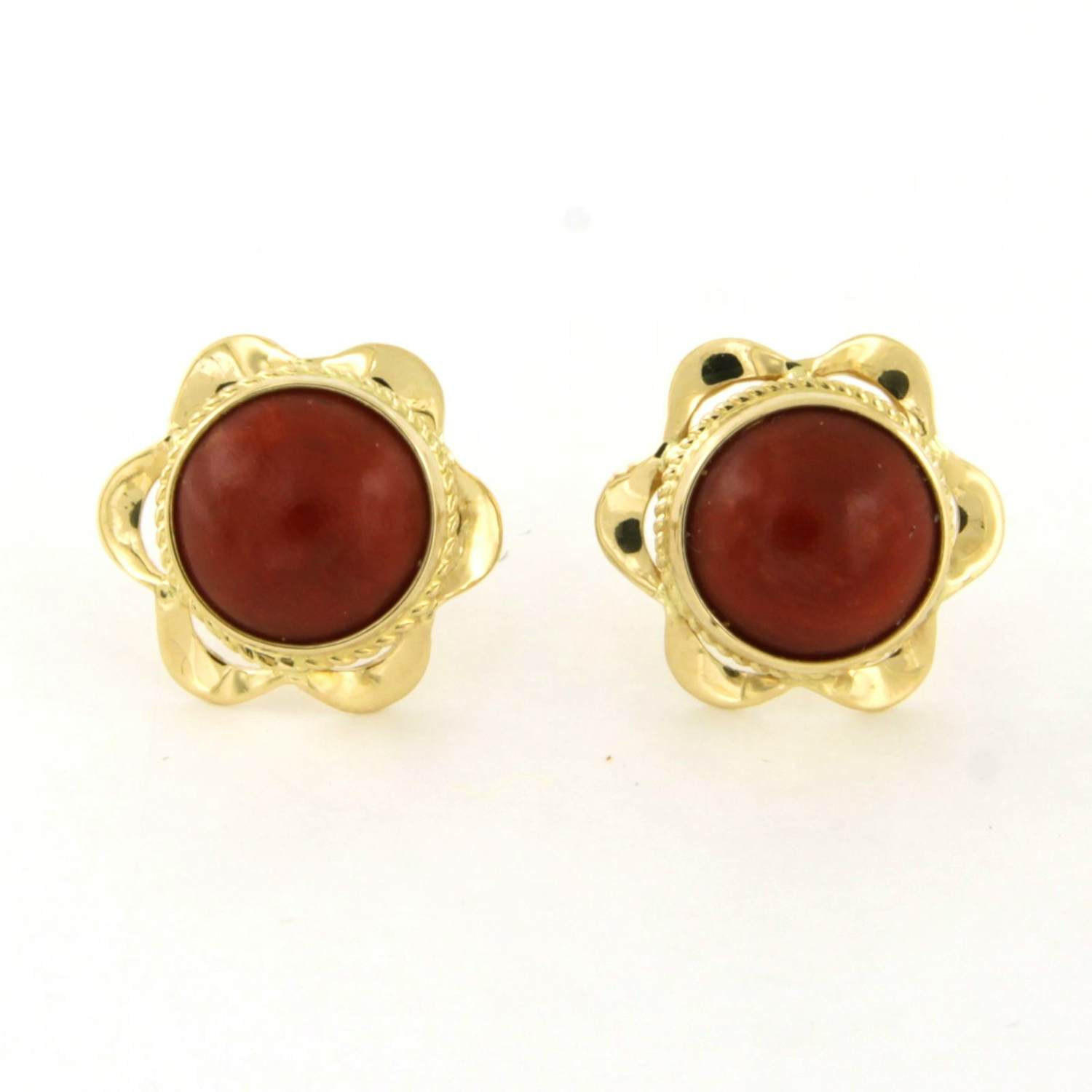14k geel gouden oorknoppen bezet met koraal – 2.7 gram verkocht voor € 185!