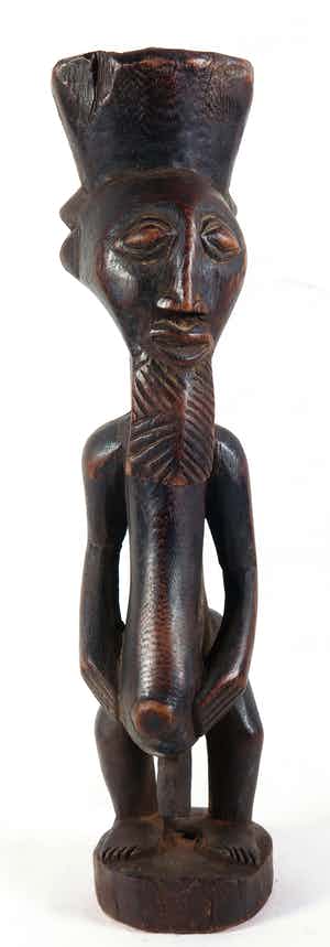 Kusu - Voorouderbeeld met vierkante baard verkocht voor € 1!