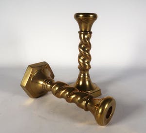 Niet of onleesbaar gesigneerd - Koper, Getorste kandelaars kopen? Bied vanaf 1!