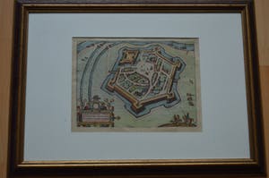 Curiosa - GRAVELINGA, VRBS MARITIMA, OLIM PORTV AMPLISSIMO FAMOSA. Kaart uit 1585 kopen? Bied vanaf 85!