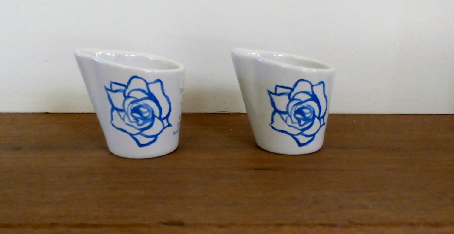 Casper Faassen - keramiek: 2 eierdopjes - kunstweek 2008 kopen? Bied vanaf 25!