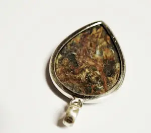 Nieuwe hartvormige hanger met gouden flame Pietersiet kopen? Bied vanaf 65!