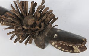 Bakongo - Nkisi-beeld/ Twee-koppige hond van hout, glas en spijkers kopen? Bied vanaf 1!