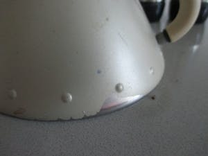 Alessi - Een peper en zoutvaatje, een melk-kannetje en een suikerpotje van Alessi kopen? Bied vanaf 12!