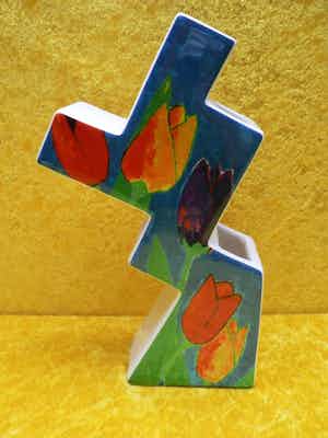 Niet of onleesbaar gesigneerd - Janine Lokhorst - Schoonhoven Keramiek - Tulpenvaas verkocht voor € 1!