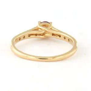 18k gouden ring met roze saffier en briljant geslepen diamant tot. 0.16ct kopen? Bied vanaf 410!