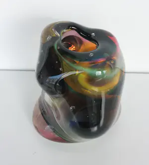 Yvon Trossèl - Glazen vaas met diverse kleuren kopen? Bied vanaf 100!