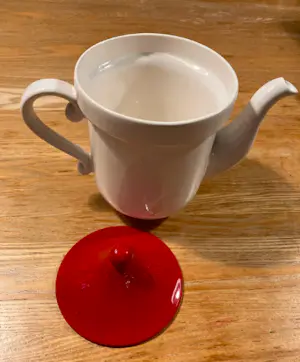 Potterie De Driehoek - Potterie De Driehoek, Huizen, Theepot – Cor van Tricht – model Laren – jaren 70 kopen? Bied vanaf 35!