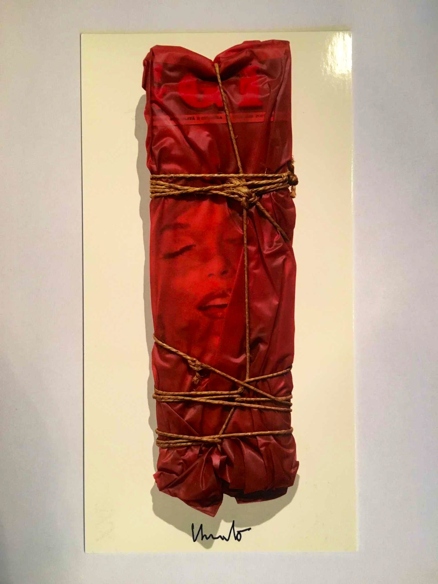 Christo - Wrapped magazine - 1963 - XXL Artcard - handgesigneerd Christo verkocht voor € 185!