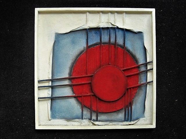 Niet of onleesbaar gesigneerd - Bijzonder geometrisch abstract Reliëf schilderij met staal en gips. Gesigneerd kopen? Bied vanaf 1!