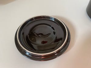 Niet of onleesbaar gesigneerd - Donkerbruine keramische deksel doos Pino Spagnolo voor Sicart Milano kopen? Bied vanaf 1!
