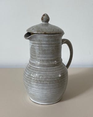 Willem Coenraad Brouwer - art deco aardewerken chocolade kannetje kopen? Bied vanaf 1!