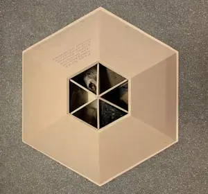 Tomas Rajlich - La Pyramide / De piramide kopen? Bied vanaf 2950!